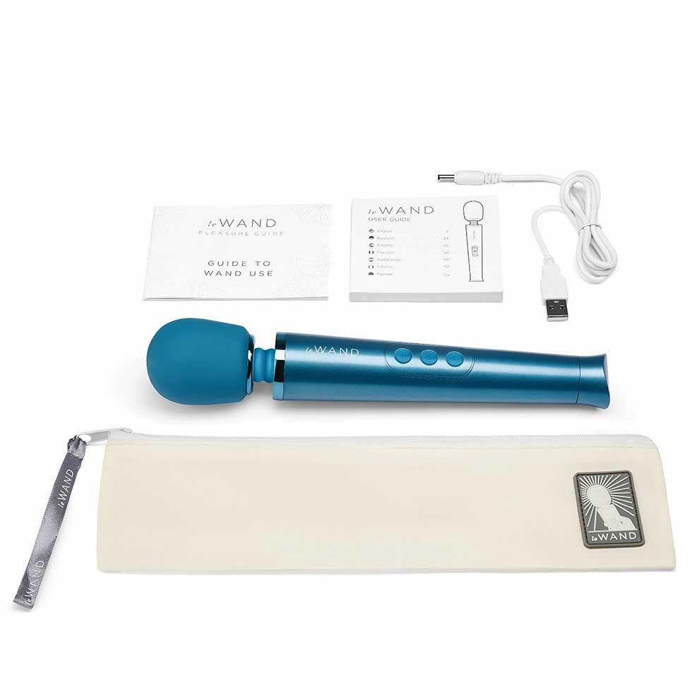 everything included with the le wand petite rechargeable massager lw-007blu blue