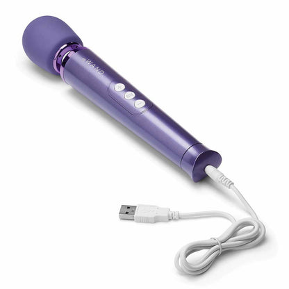 close-up of the charging of the le wand petite rechargeable massager lw-007pu violet